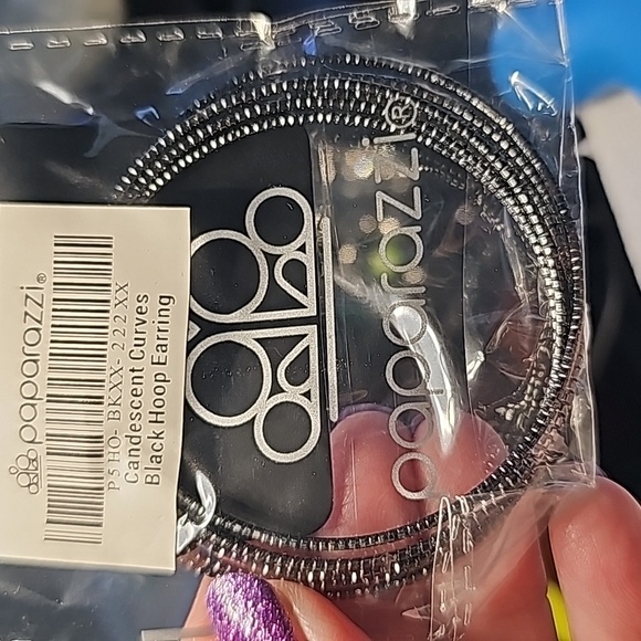 Candescent Curves Black Hoop Earrings Curves NEW - Picture 3 of 3